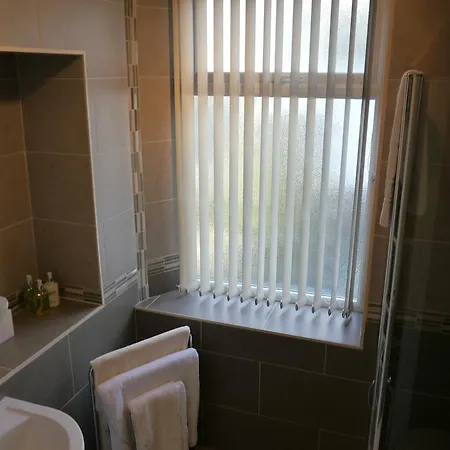 Bonny Brae 3*